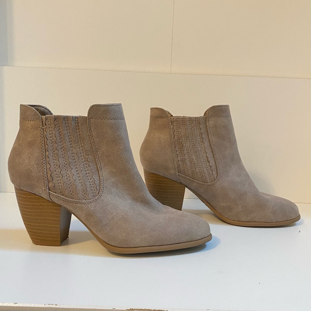 Tan short boots